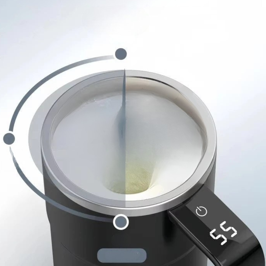 Kaffemugg med omrörare och temperaturdisplay