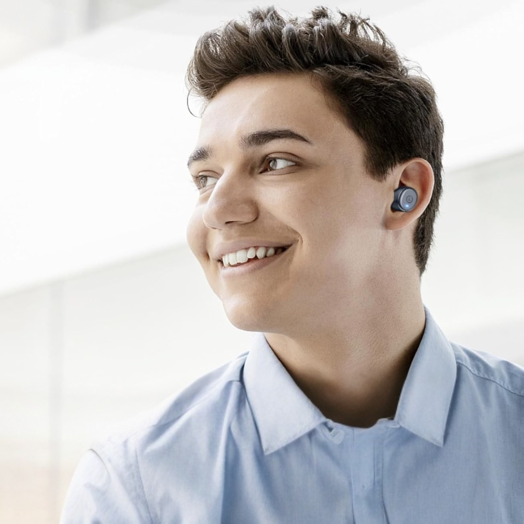 Hörlurar med vattentät trådlös laddningsetui