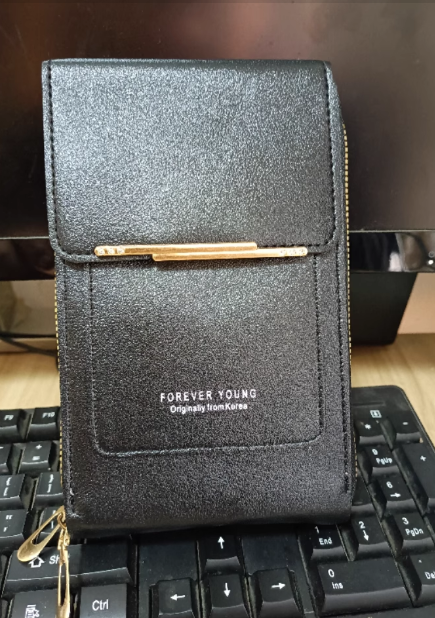 Crossbody-väska med RFID-skydd och dragkedjefickor