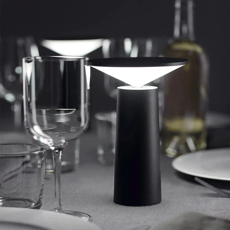 GlowPort – Mångsidig LED-lampa med flexibel design