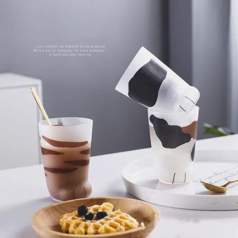 Carvallo – Lekfull kattpaws mugg gjord av värmebeständigt glas