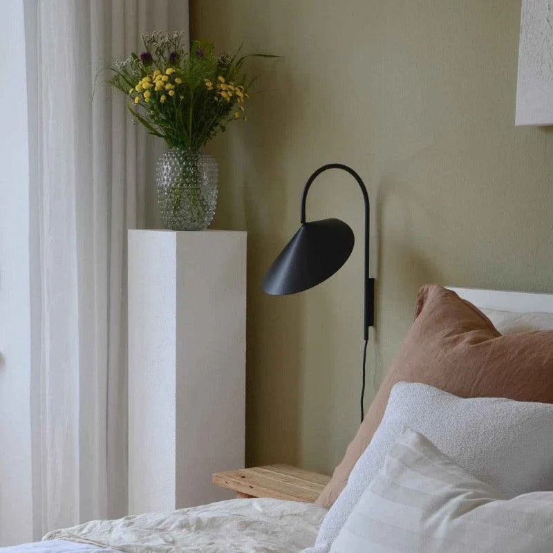 Modern vägglampa | Arum lampa med justerbar kronblad | Skugga järnram | 19 tum | Brick by Brick