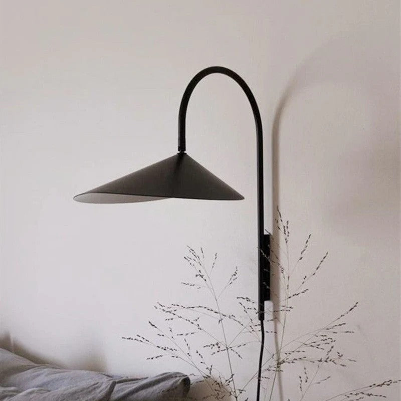 Modern vägglampa | Arum lampa med justerbar kronblad | Skugga järnram | 19 tum | Brick by Brick