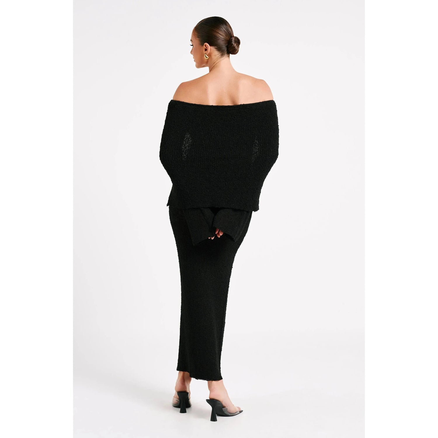 Anika Dress - Elegant bodycon knit dress with off-shoulder design