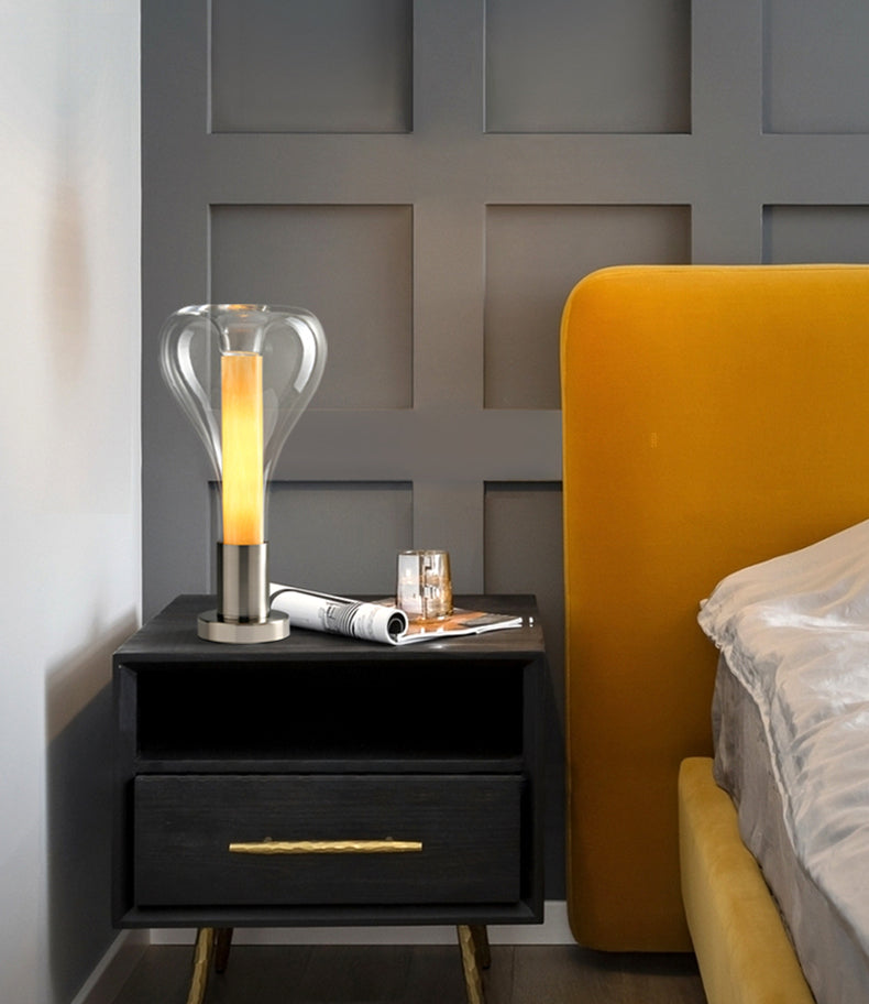 Carvallo – Konstnärlig Bordslampa med Dynamisk Design