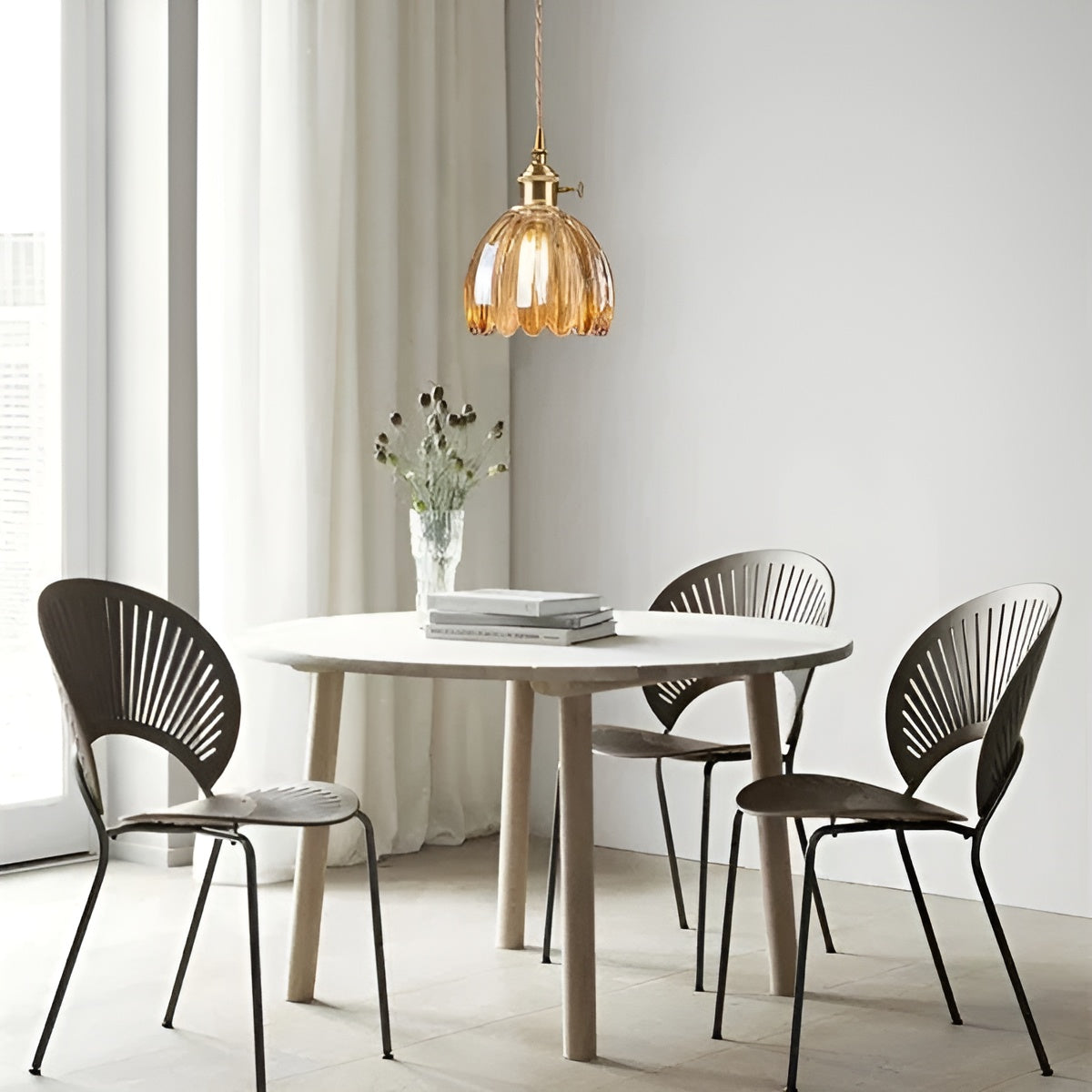 Taklampa med blomglas – Japansk design för mysiga rum