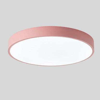 LED taklampa med träddetaljdesign