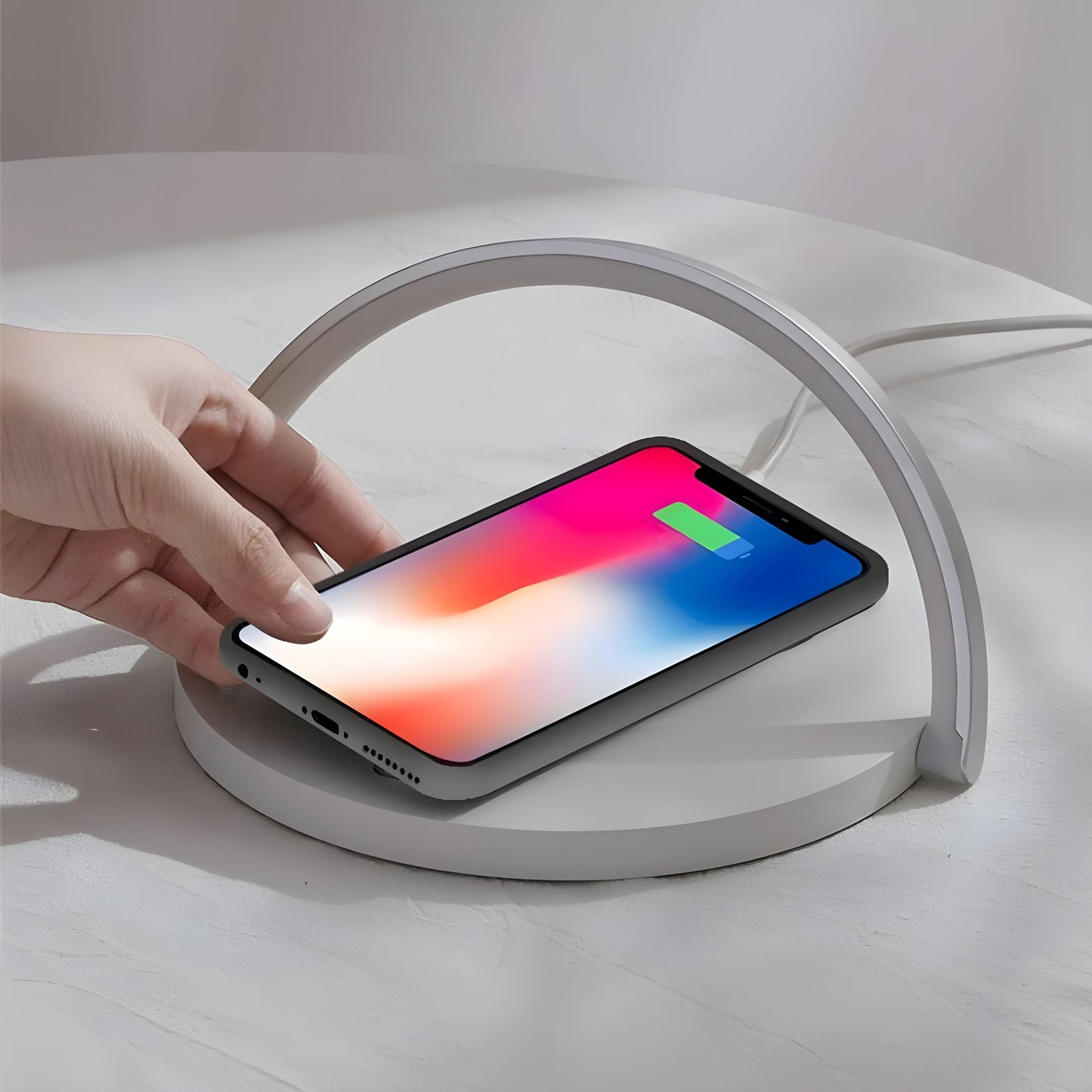 ChargeBeam Lampa - Trådlös laddfunktion LED bordslampa