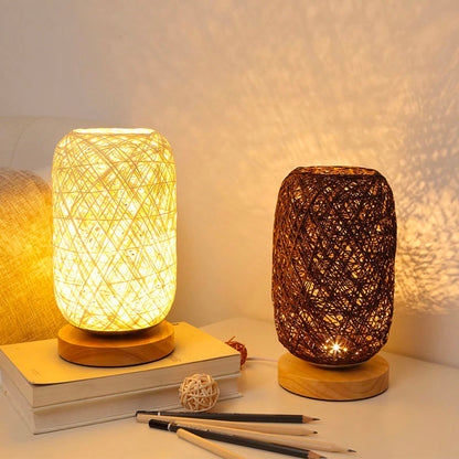Rattan och trä sänglamp med modern bokdesign