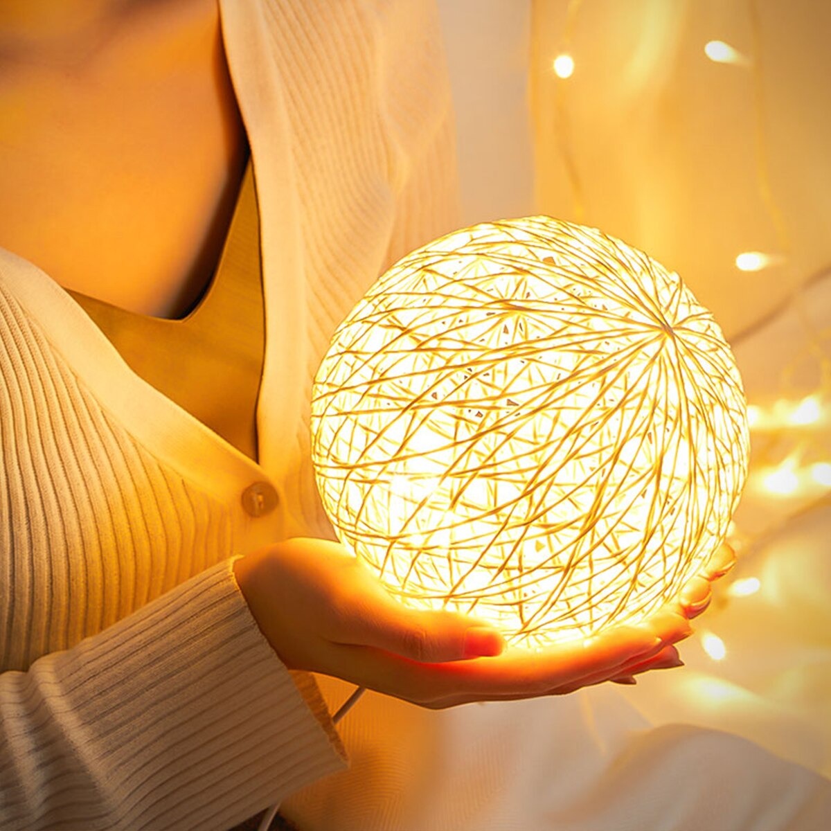 Rattan Moon Sänglampa med Modern Elegant Design