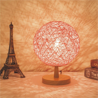 Ratan Sänglampa Med Träbas För Modern Inredning