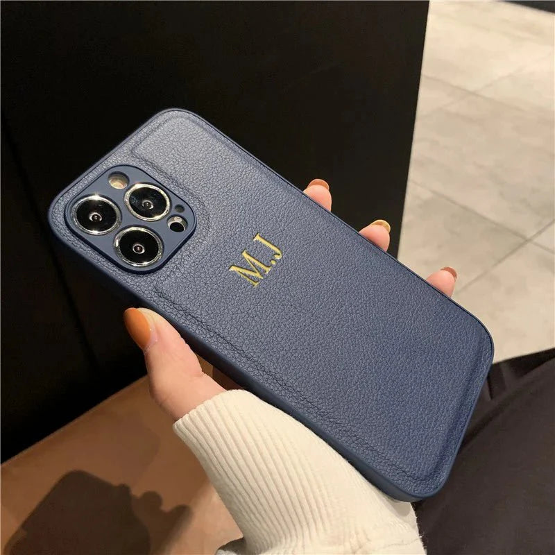 LEATHIQUE – Personlig läder-iPhone-fodral med initialer