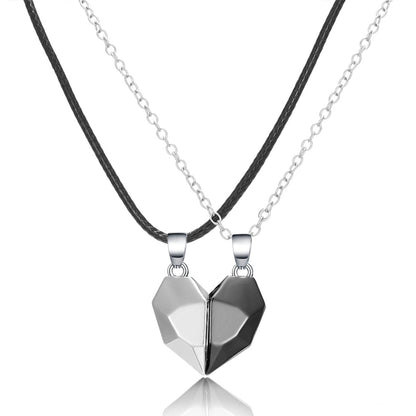 Lexy Couple Necklace - 2-i-1 Magnetisk hjärtberlock för förälskade