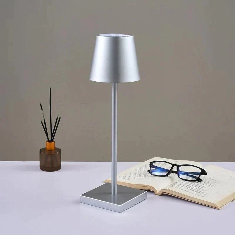 Trådlampa med dimbar belysning