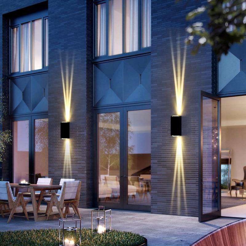 Carvallo – Modern Utomhus Vägglampa med Elegant LED Belysning