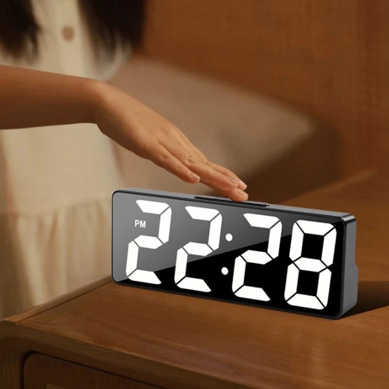 LumiTime – LED Digital Klocka med Temperaturvisning