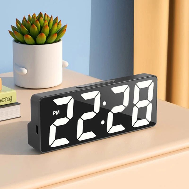 LumiTime – LED Digital Klocka med Temperaturvisning