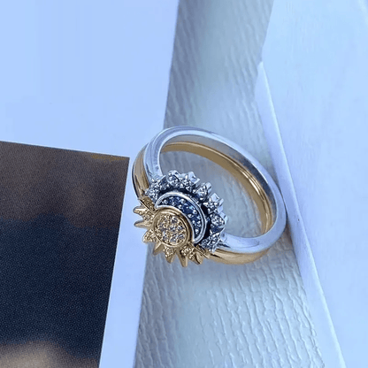HELIARA RING – Sterlingsilver kristallring med sol- och måndesign