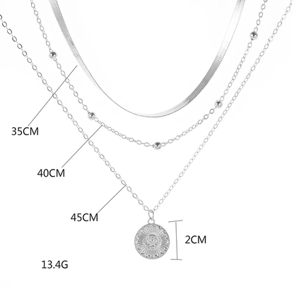 LUNÉA HALSKETTE – Elegant silver trefaldig halsband för tidlös stil