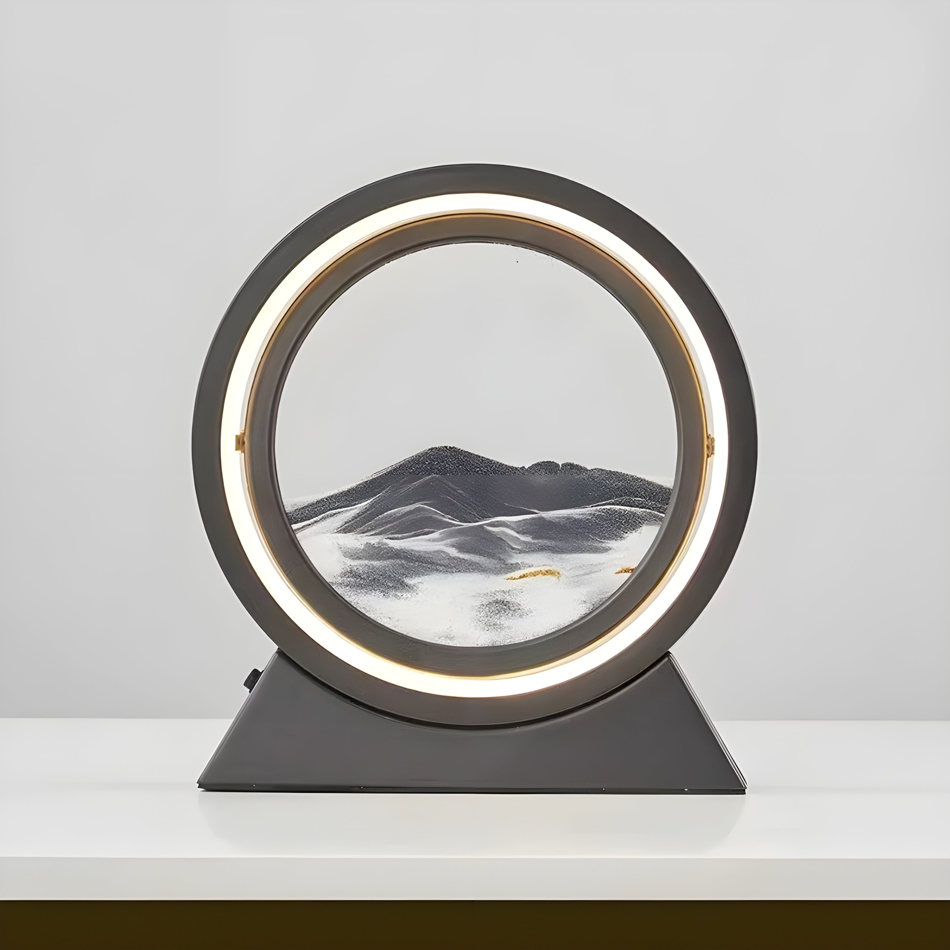 Sandbildslampa – LED-bordslampa med 3D sandmotiv | Avkopplande dekoration för vardagsrum och kontor