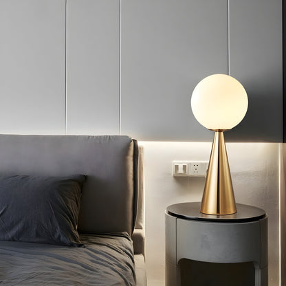 LuxeCone Light - Dekorativ kegellampa i guldglas