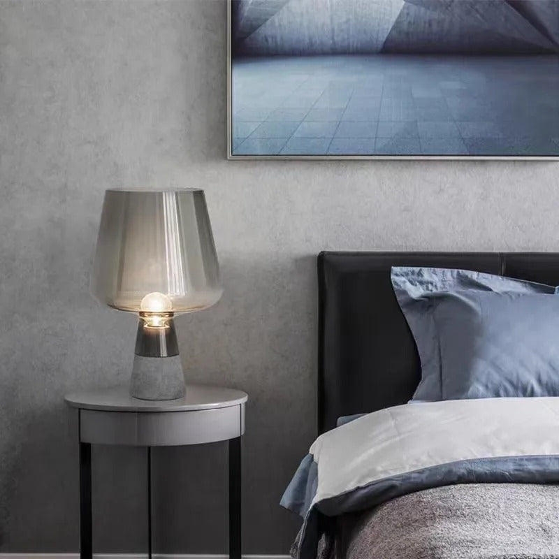 Carvallo - Bordslampa i Amberglas och Bas i Betong