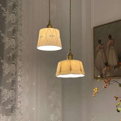 Carvallo - Elegant hänglampa med klassiskt mönstrat keramiskt design