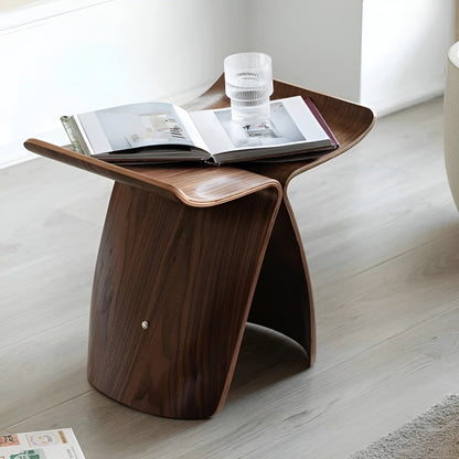 Handgjord träbänk – Rustik sitsmöbel i massivt trä