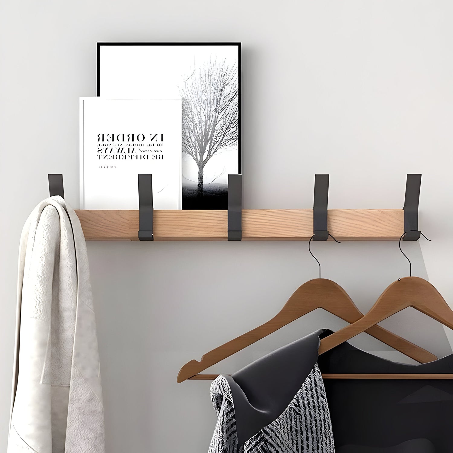 ModiPerch Hook - Vägggarderobsstativ med 5 rörliga krokar