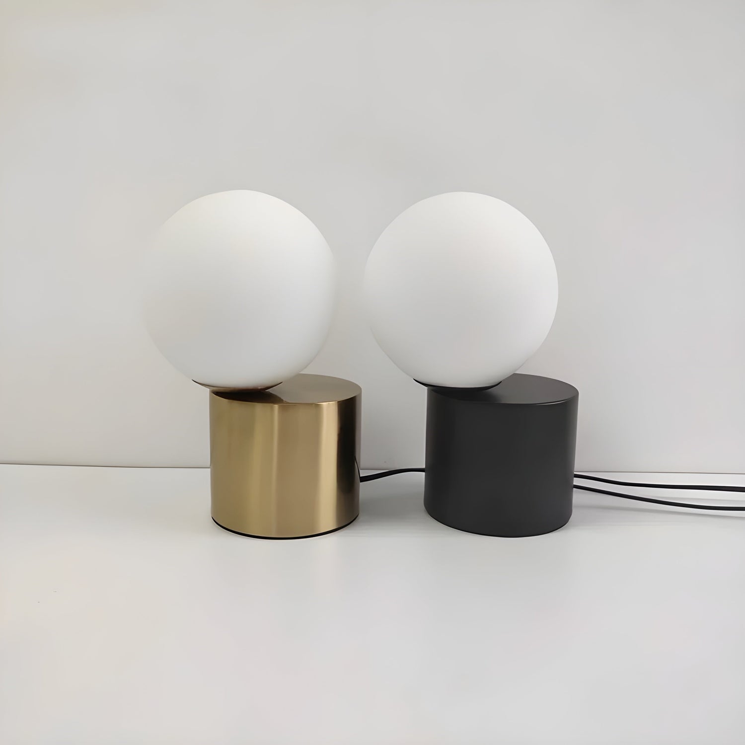GlowSphere Light – Modern Glasboll Bordslampa