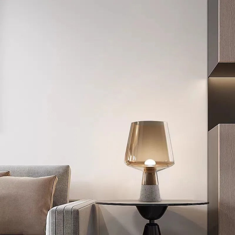 Carvallo - Bordslampa i Amberglas och Bas i Betong