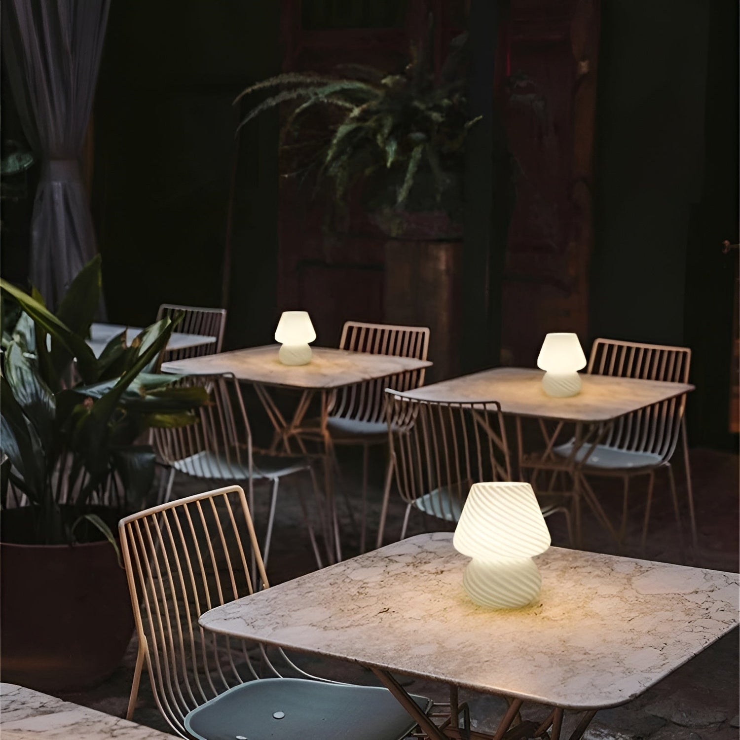 BedsideAura Lampa - Dekorativ Glasbordslampa