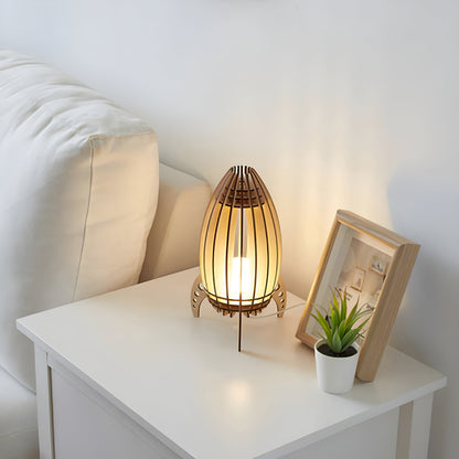 Trä-nattbordslampa i raketdesign – Varmt ljus för ett mysigt sovrum