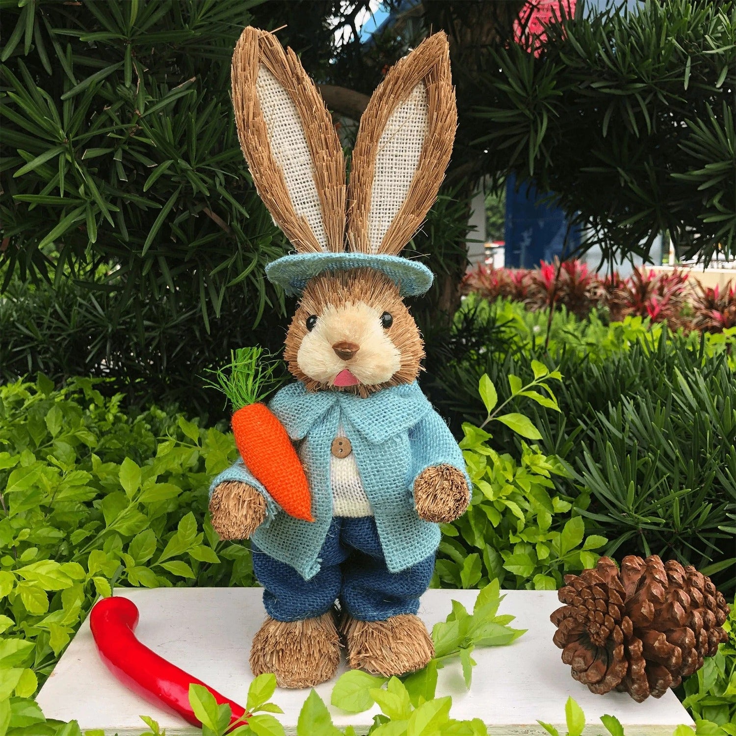 BunnyHaven Docka – Stående påskhare-docka