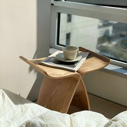 Handgjord träbänk – Rustik sitsmöbel i massivt trä