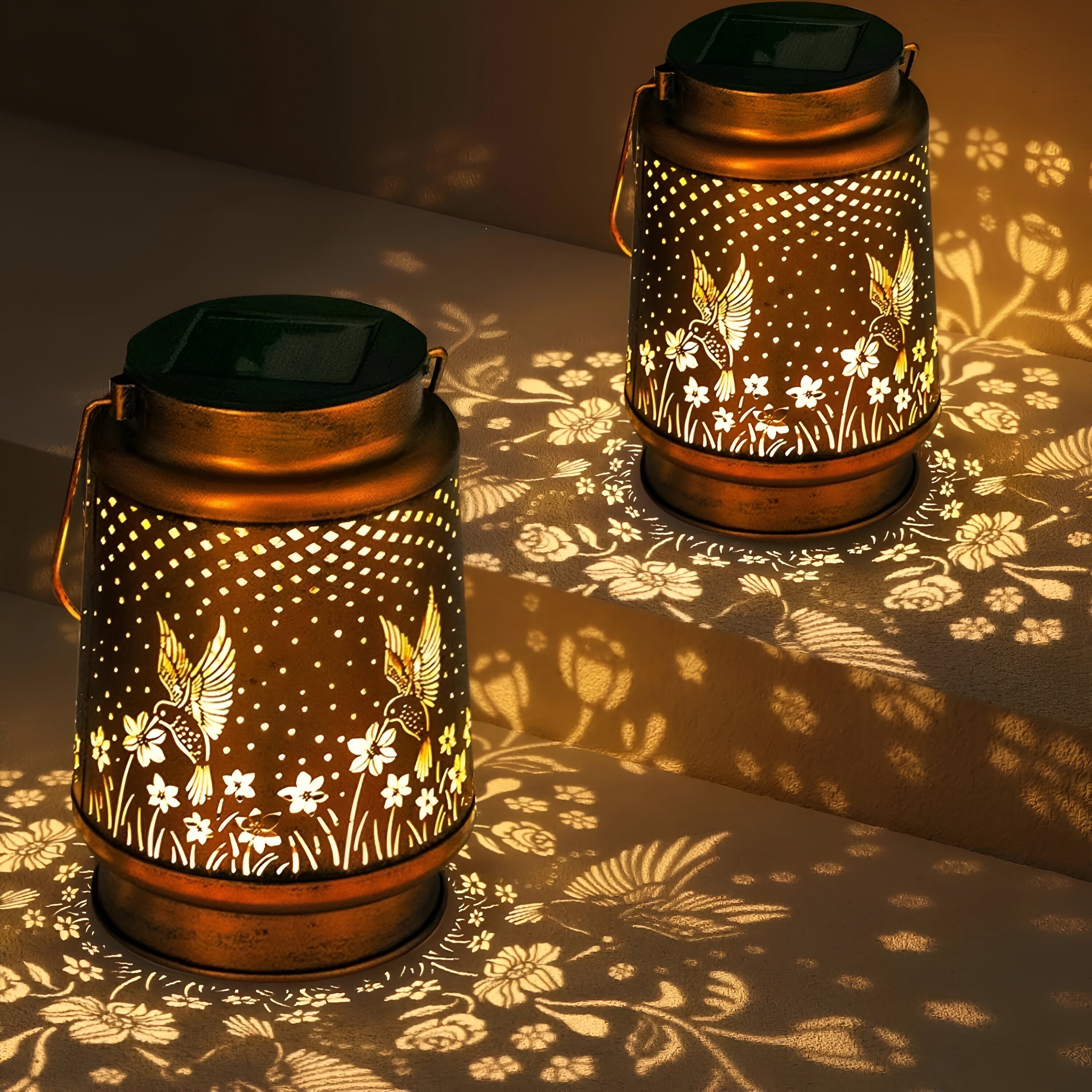 GlowWing Haven - Solar-Hummingbird-Garden Lantern