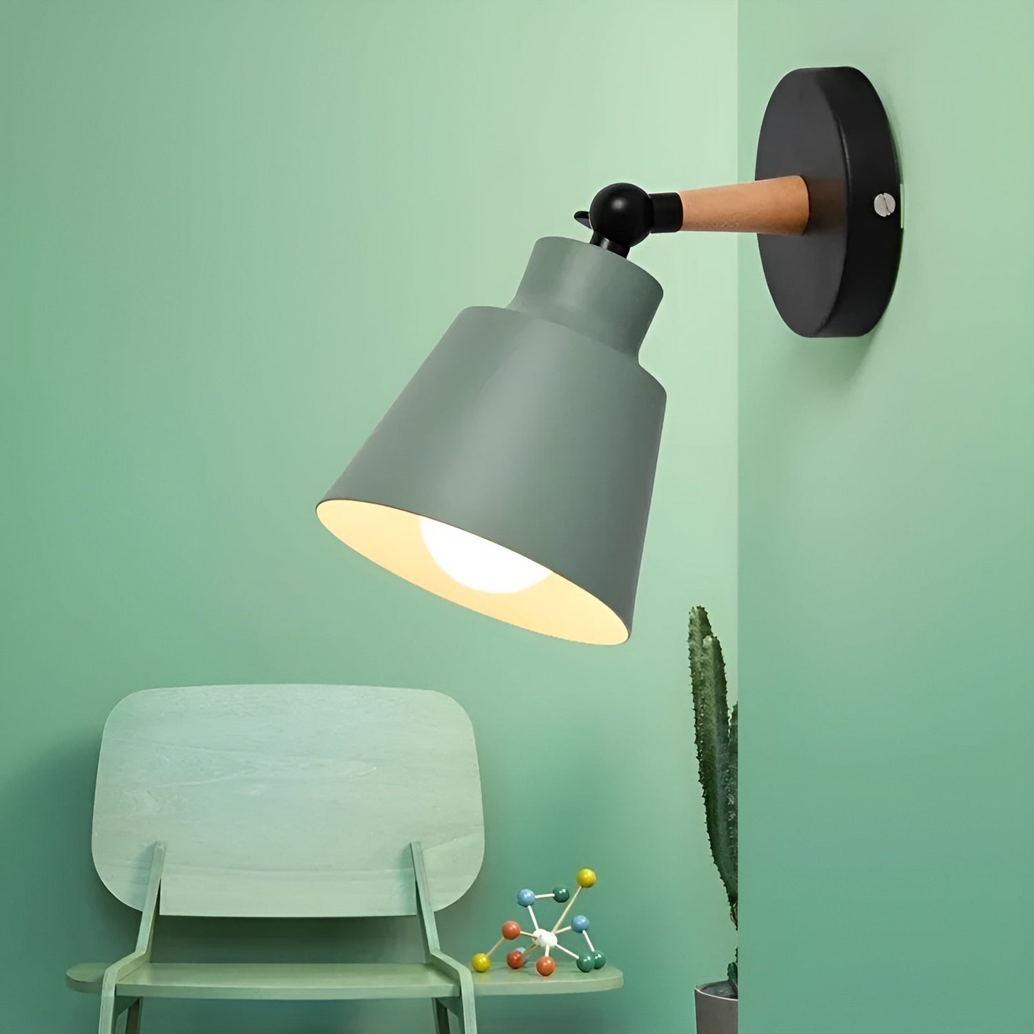 LED Vägglampa i massivt trä – Minimalistisk design för sovrum och hall
