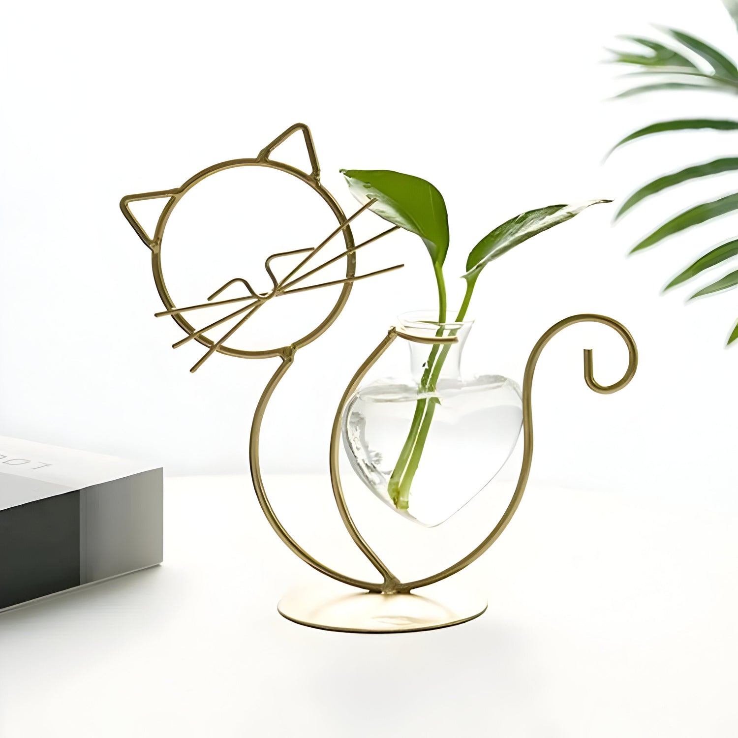 PawBloom – Hjärtaformad glasplantekasse med katts inspirerad hållare