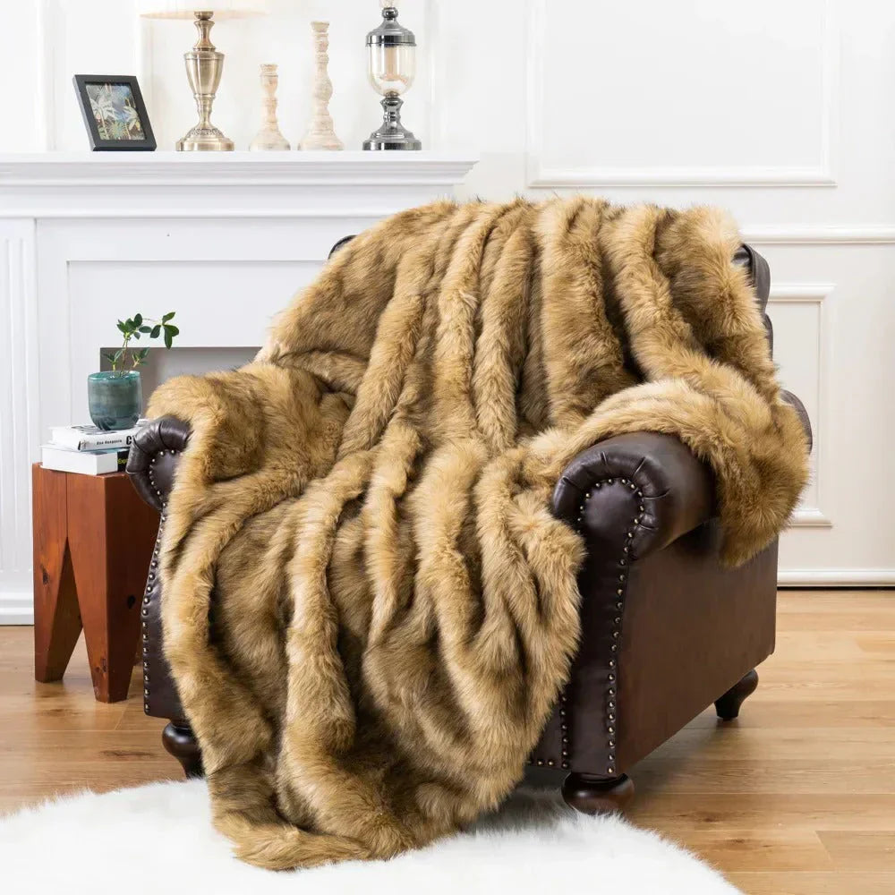 Plush Faux Fur Blanket – Elegant och Mysig Heminredning