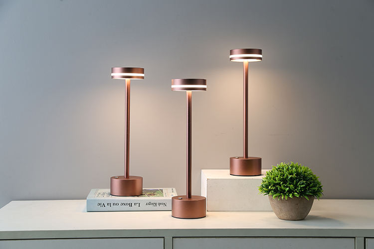 LuxeLight - Trådlös Bordslampa