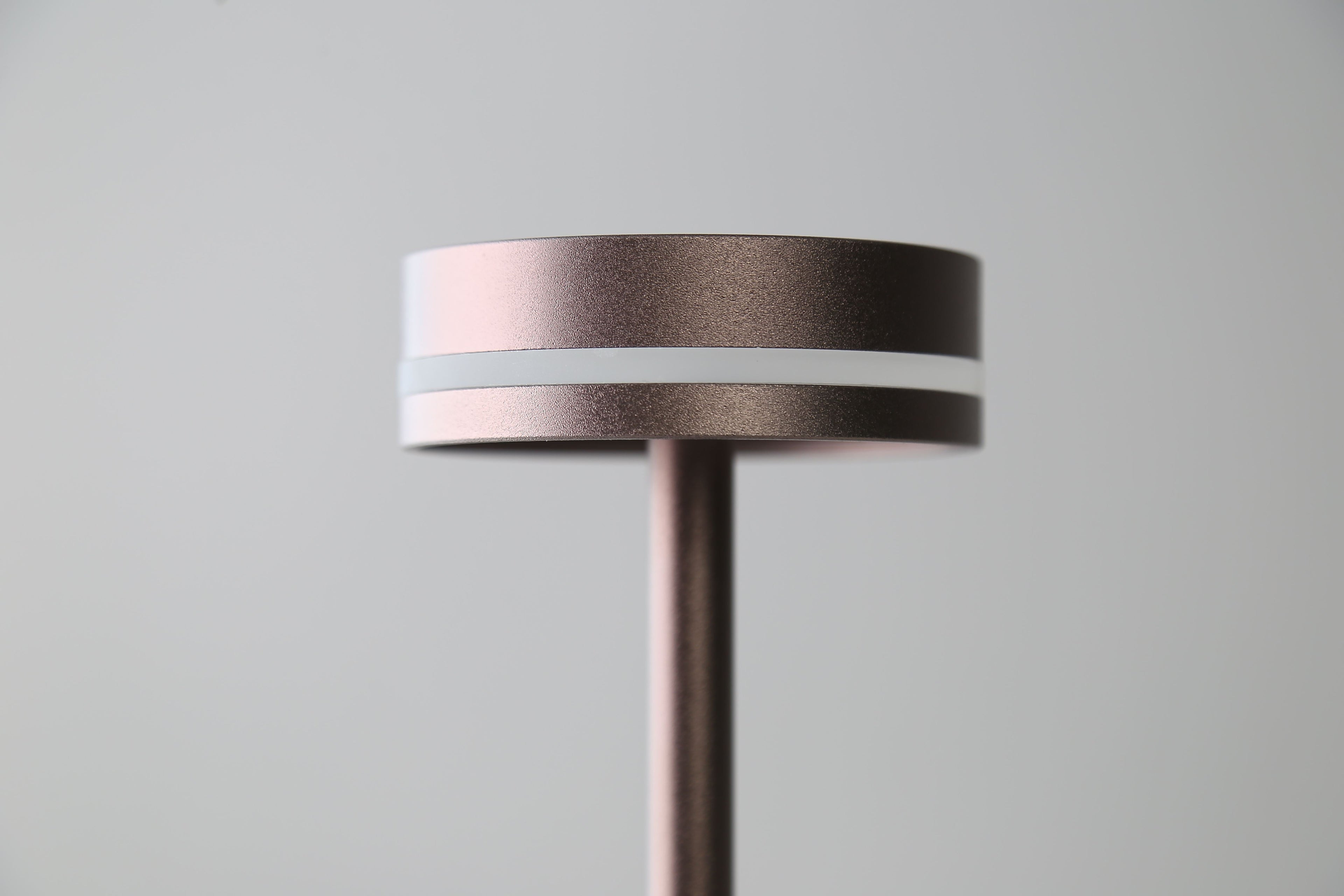 LuxeLight - Trådlös Bordslampa