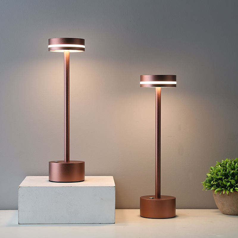 LuxeLight - Trådlös Bordslampa