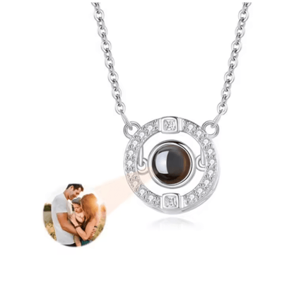 MEMORIA – Individuell foto-projektionskedja med hjärtanhängare