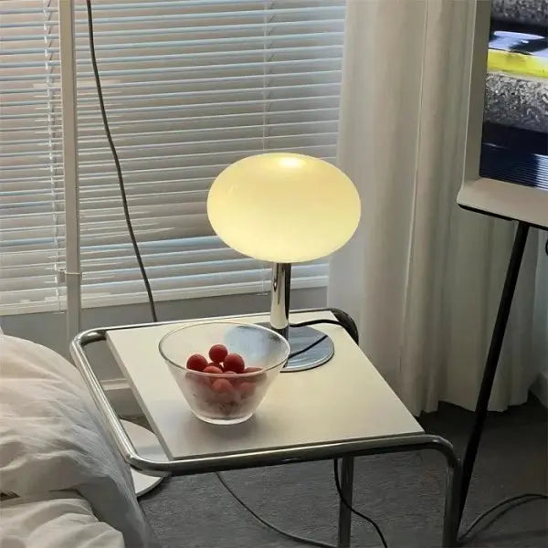 Carvallo - Modern Bordslampa i Raffinerad Kross