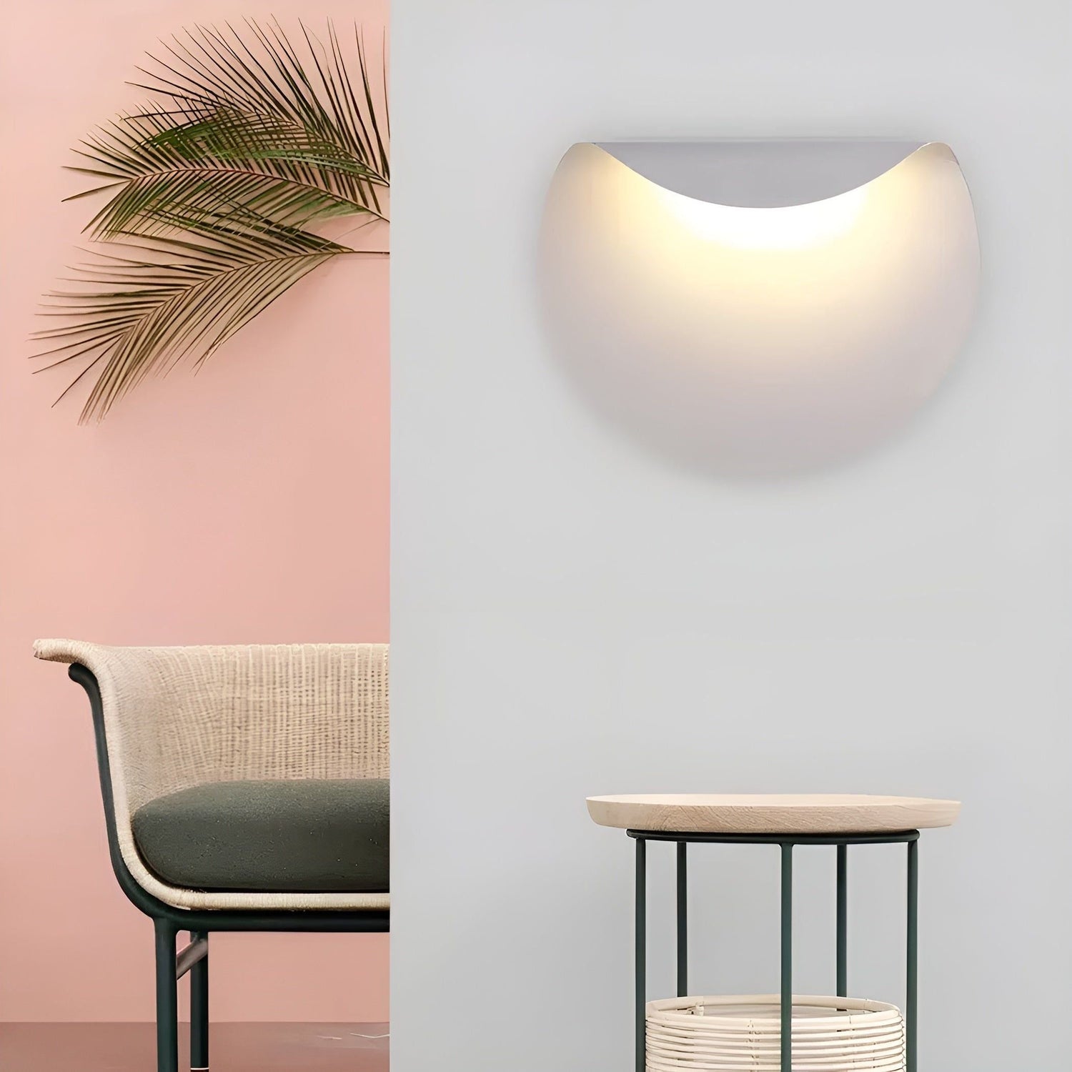 NobleGlow - Minimalist wall lamp with soft ambient lighting