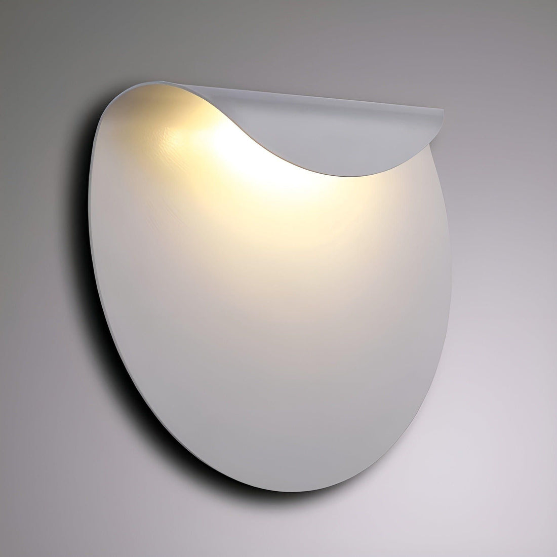 NobleGlow - Minimalist wall lamp with soft ambient lighting