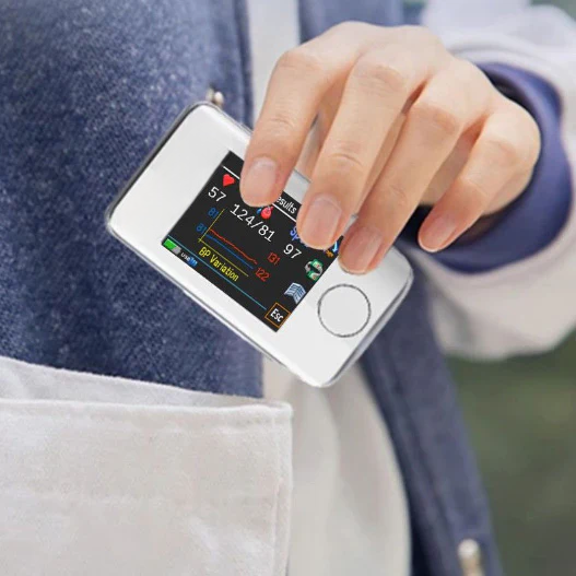 Carvallo VitalCheck Pro | SpO₂ & Hjärtfrekvens | Smärtfri & Exakt | Kompakt & Återuppladdningsbar