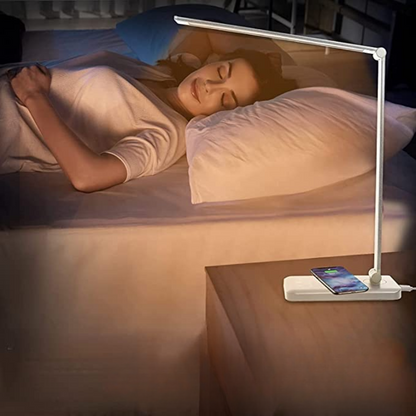 Skrivbordslampa med justerbar LED och USB-laddning