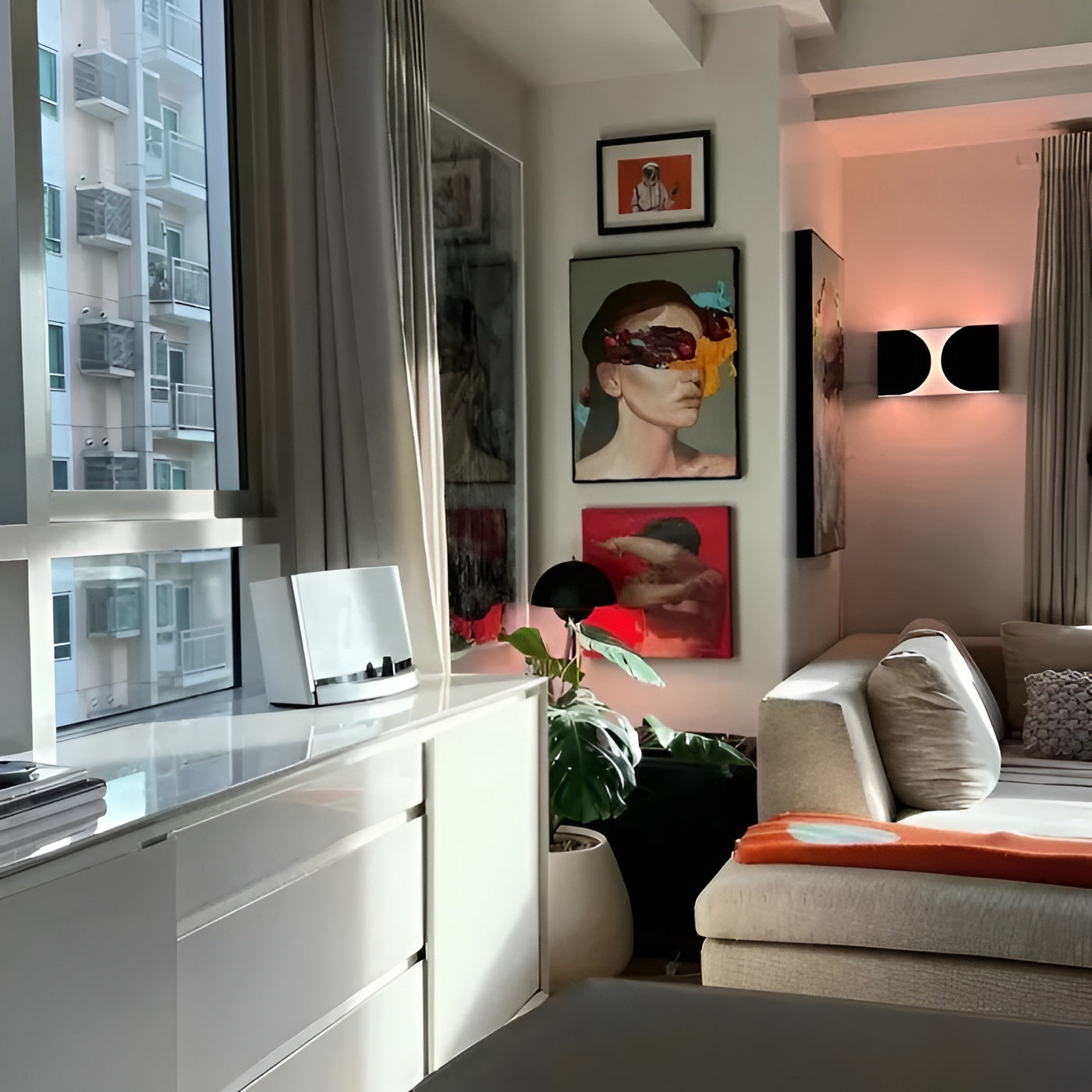 ClarityGlow Light – Elegant kvadratisk metallvägglampa