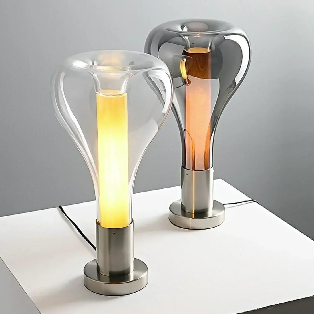 MagmaGlow - Konstnärlig Bordslampa med Lavastenar